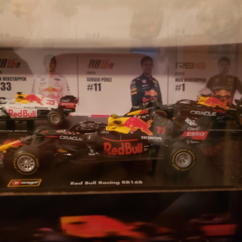 🏁 Red Bull Racing Formula 1 Cars 🏎 - Picture 5 of 14